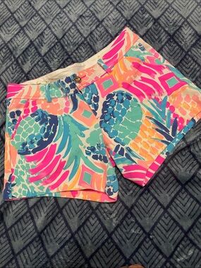 Lilly Pulitzer Bright Tropical Print Women’s Shorts